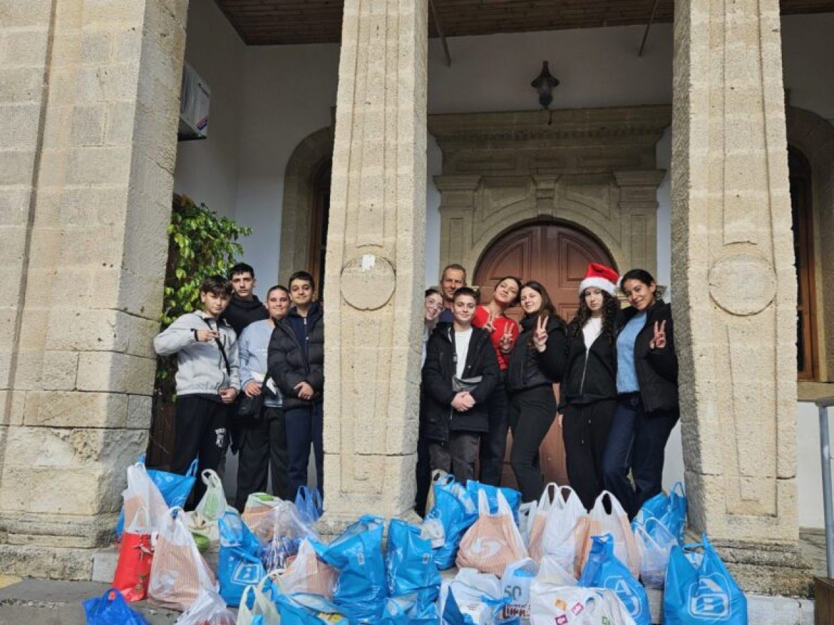 Ρόδος: Προσφορά τροφίμων από το Γυμνάσιο Παραδεισίου για τα Χριστούγεννα