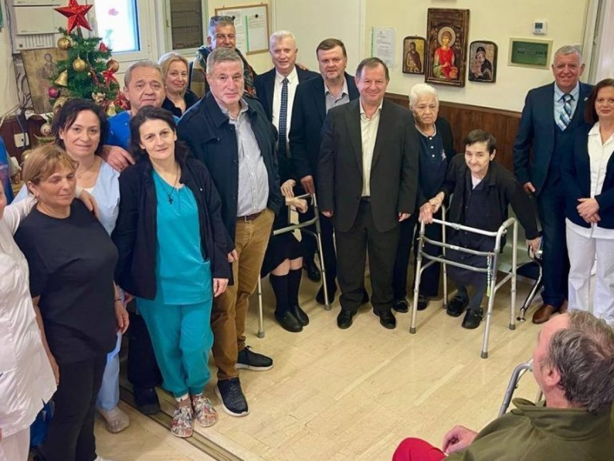 Σε Οικοτροφείο Ψυχικών Νοσημάτων και Γηροκομείο Φιλιατών τα Χριστούγεννα ο Βασίλης Γιόγιακας