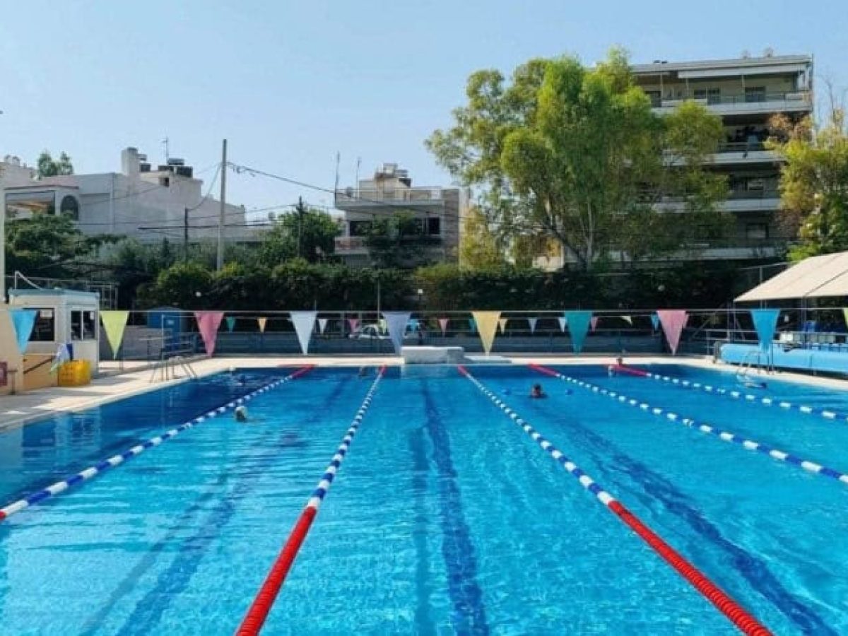 Σε… χριστουγεννιάτικο πρόγραμμα το Κολυμβητήριο