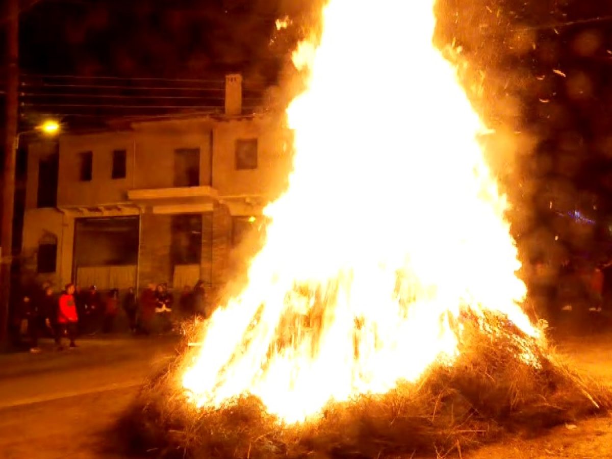 Σιάτιστα: Υποδοχή των Χριστουγέννων με το παραδοσιακό έθιμο των Κλαδαριών