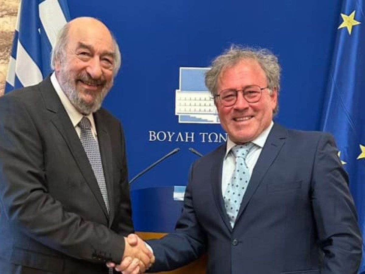 Συνάντηση Γ. Νικητιάδη με τον πρόεδρο της Ομοσπονδίας Ελληνικών Κοινοτήτων Γερμανίας Π. Δροσινάκη στη Βουλή