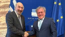 sinantisi-g.-nikitiadi-me-ton