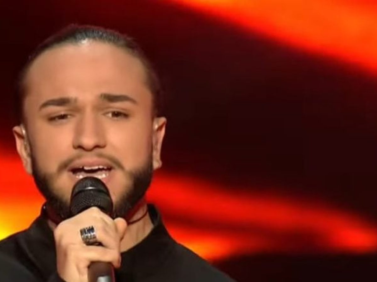 Συνεχίζει το ταξίδι του στο The Voice ο Θοδωρής Κουτσουπιάς από το Αγρίνιο – Πέρασε στα ημιτελικά (βίντεο)