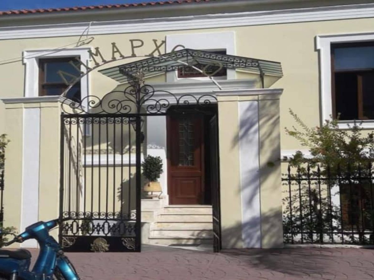 Συνεδριάζει τη Δευτέρα το Δημοτικό Συμβούλιο Ξυλοκάστρου – Ευρωστίνης: Τεχνικό Πρόγραμμα 2026, τέλη και σχολικές υποδομές στην ατζέντα