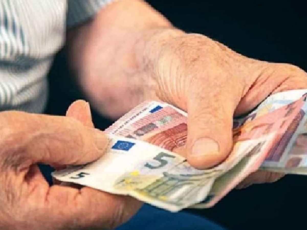 Συντάξεις: Αυξήσεις για 2,6 εκατ. συνταξιούχους – Ποιοι έχουν όφελος έως 700 ευρώ τον χρόνο