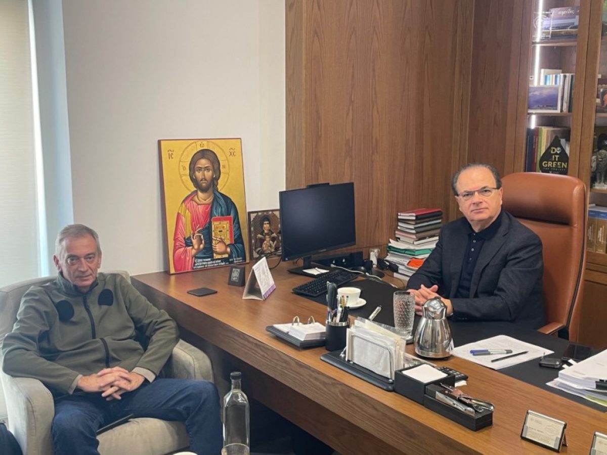 Συζητηση για το μεταναστευτικο με τον δημαρχο Ρεθυμνης και τον προεδρο της ΠΕΔ