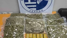 sta-cheria-tis-Αstinomias-andras