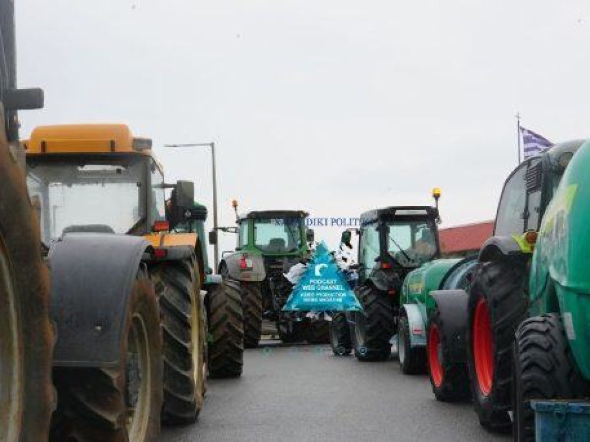 Σταθεροί στα μπλόκα τους οι αγρότες σε  Κεντρική και Δυτική Μακεδονία. Ενισχύεται το μπλόκο στα φανάρια της Νικήτης.