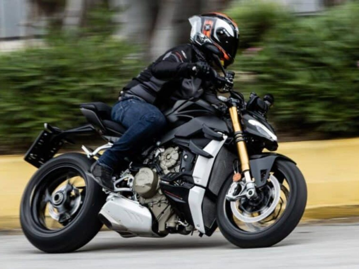 Στερεά: 876 έλεγχοι με 12 παραβάσεις για μη χρήση προστατευτικού κράνους