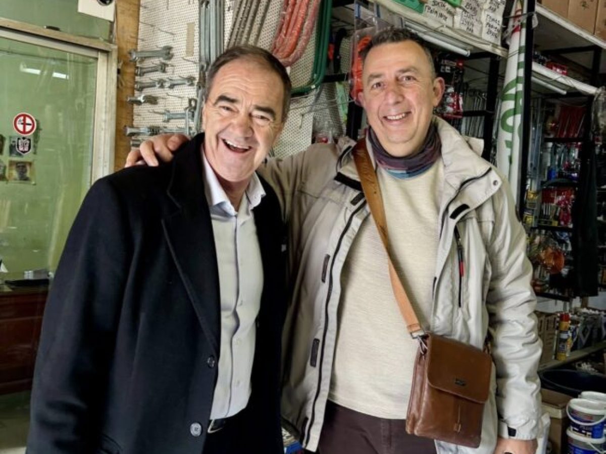 Στην αγορά των Σαπών για ανταλλαγές ευχών ο δήμαρχος Απόστολος Ιωάννου, με κλιμάκιο δημοτικών συμβουλων (φωτος)