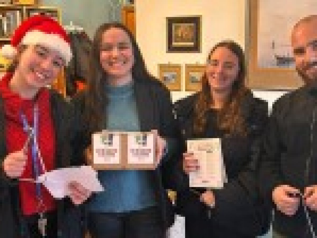 Τα αγωνιστικά κάλαντα της ΚΝΕ