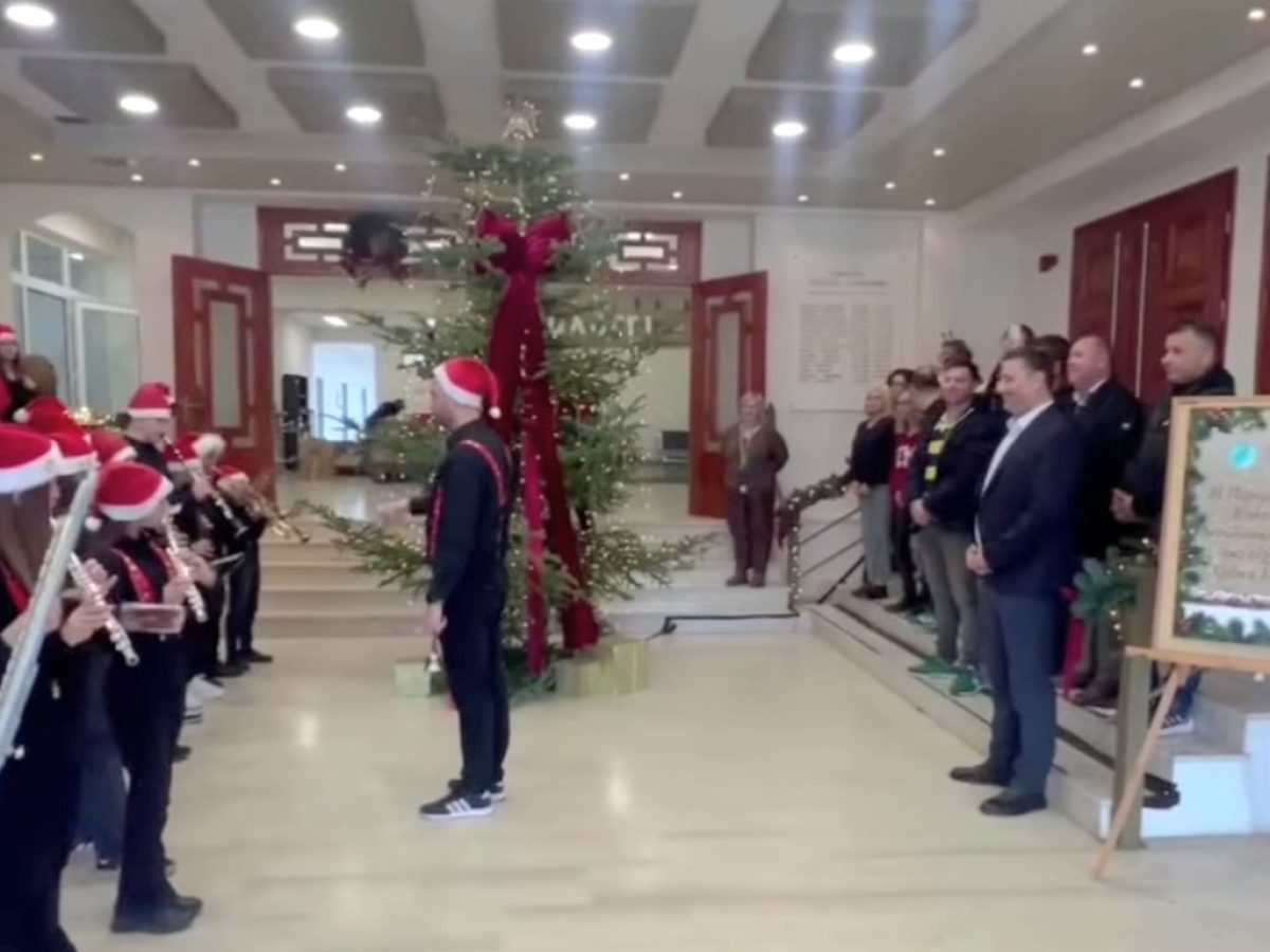 Τα κάλαντα άκουσε ο Αντιπεριφερειάρχης Θανάσης Μαυρομμάτης