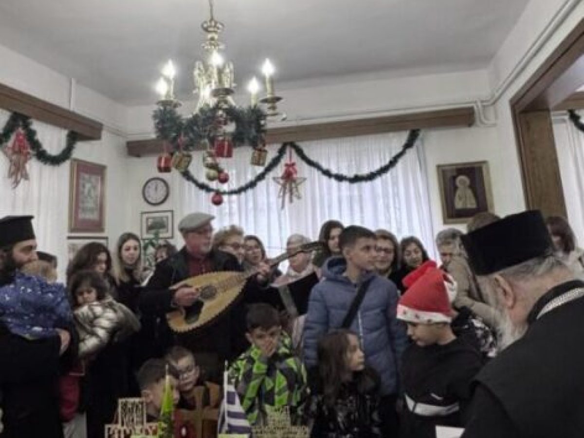 Τα κάλαντα των Χριστουγέννων στον Σεβασμιώτατο Μητροπολίτη Γρεβενών κ. Δαβίδ