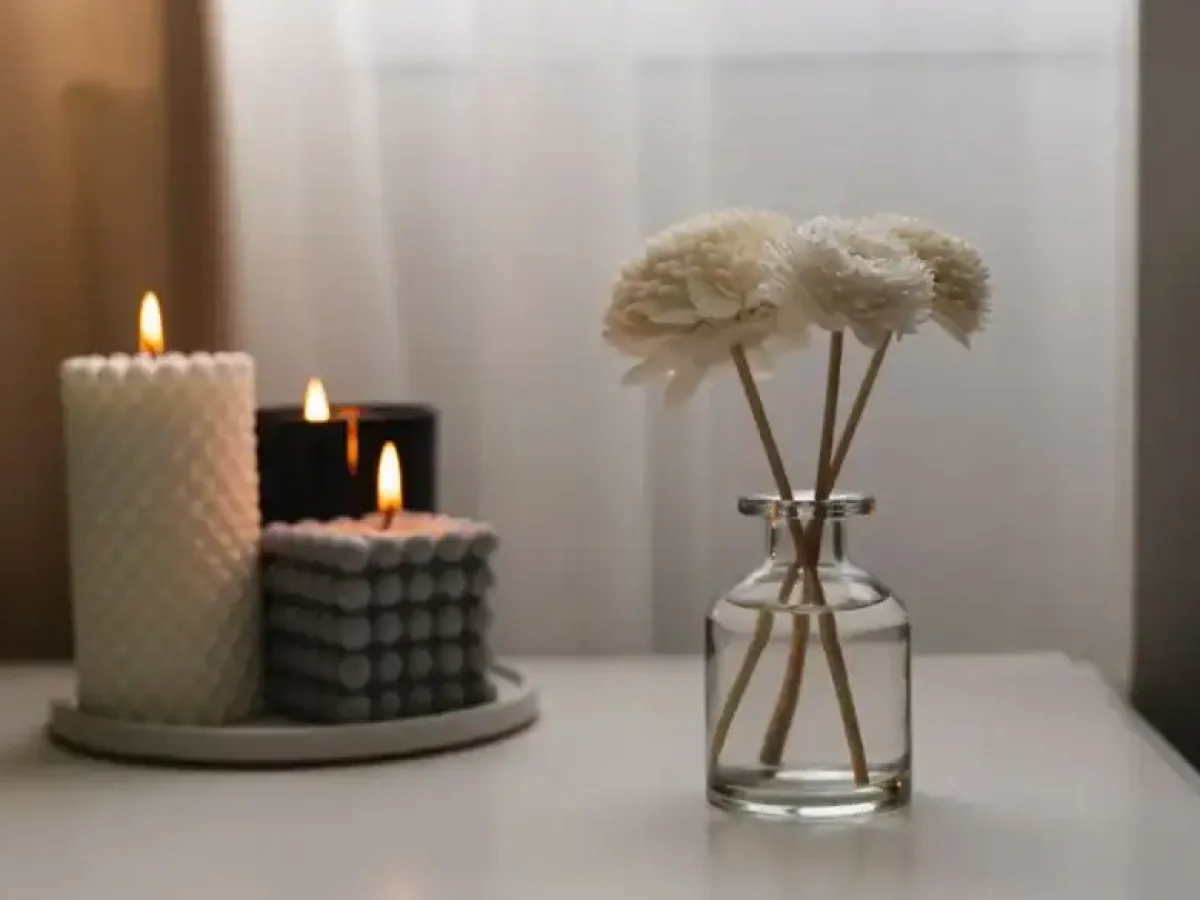 Τα Μικρά Μυστικά που Κάνουν το Σπίτι να Μυρίζει Πάντα Καθαρό