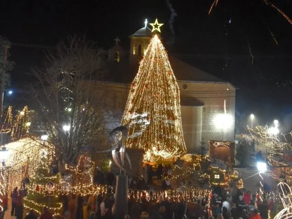 Τα Πράμαντα φόρεσαν τα γιορτινά τους και γεμίζουν επισκέπτες (video)