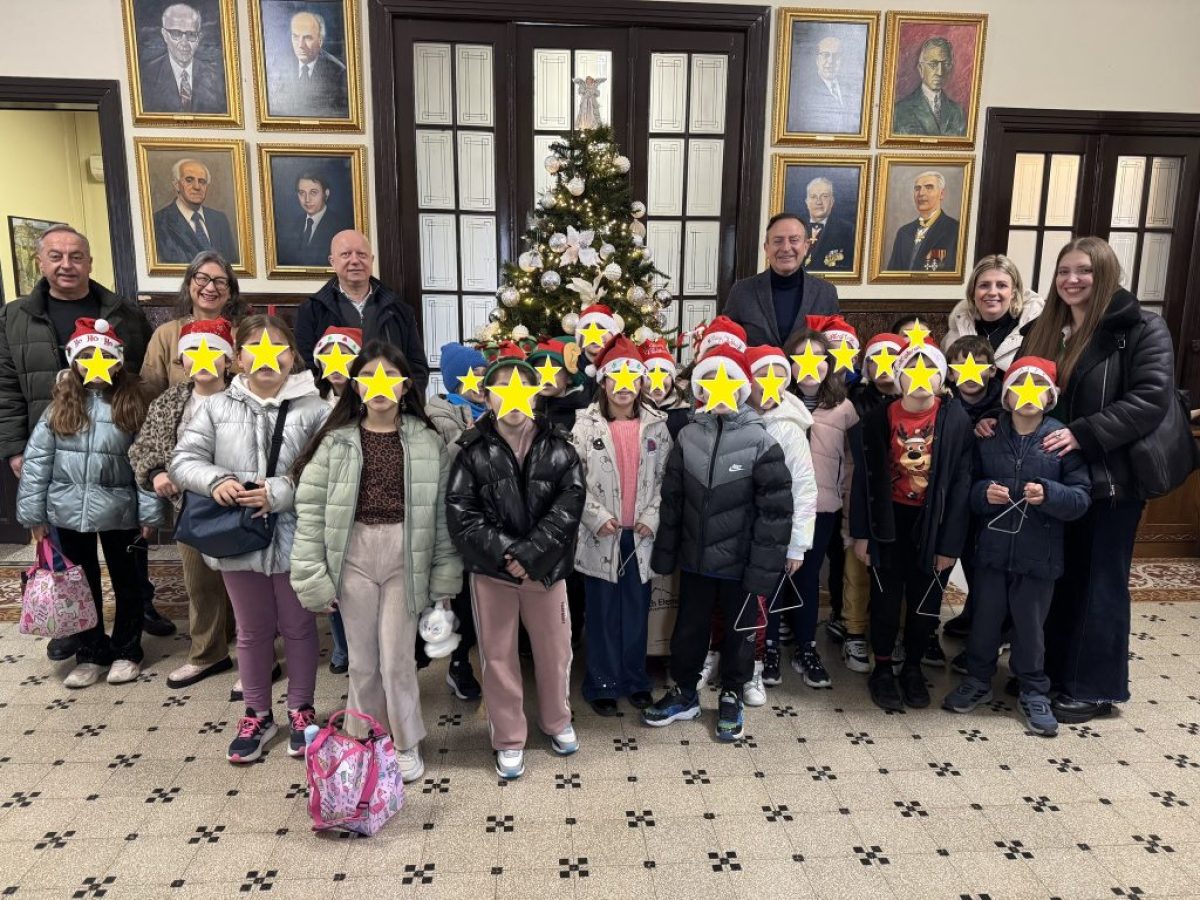 Τα πρώτα κάλαντα ήχησαν στο Δημαρχείο Ιωαννίνων