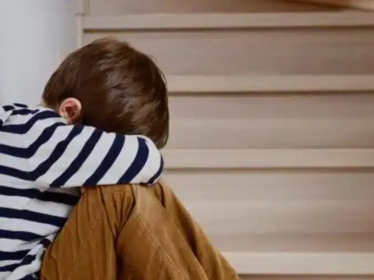 Θεσσαλονίκη: 55χρονη καταγγέλθηκε ότι βiaζε τον γιο της οικιακής βοηθού της