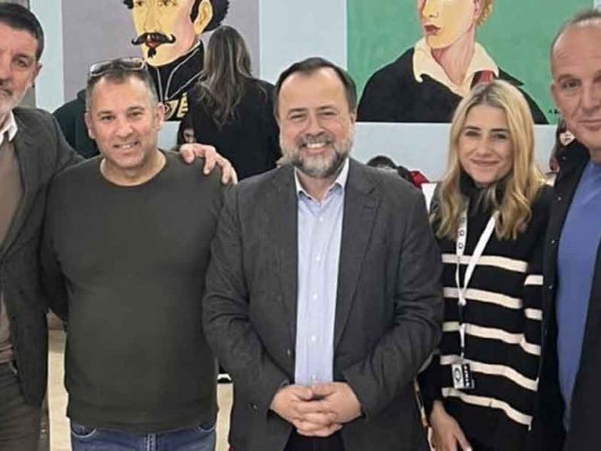 Θύαμος Αμφιλοχίας: «Υιοθετώ και Φωταγωγώ ένα Χριστουγεννιάτικο Δέντρο» από την Περιφέρεια (φωτο)