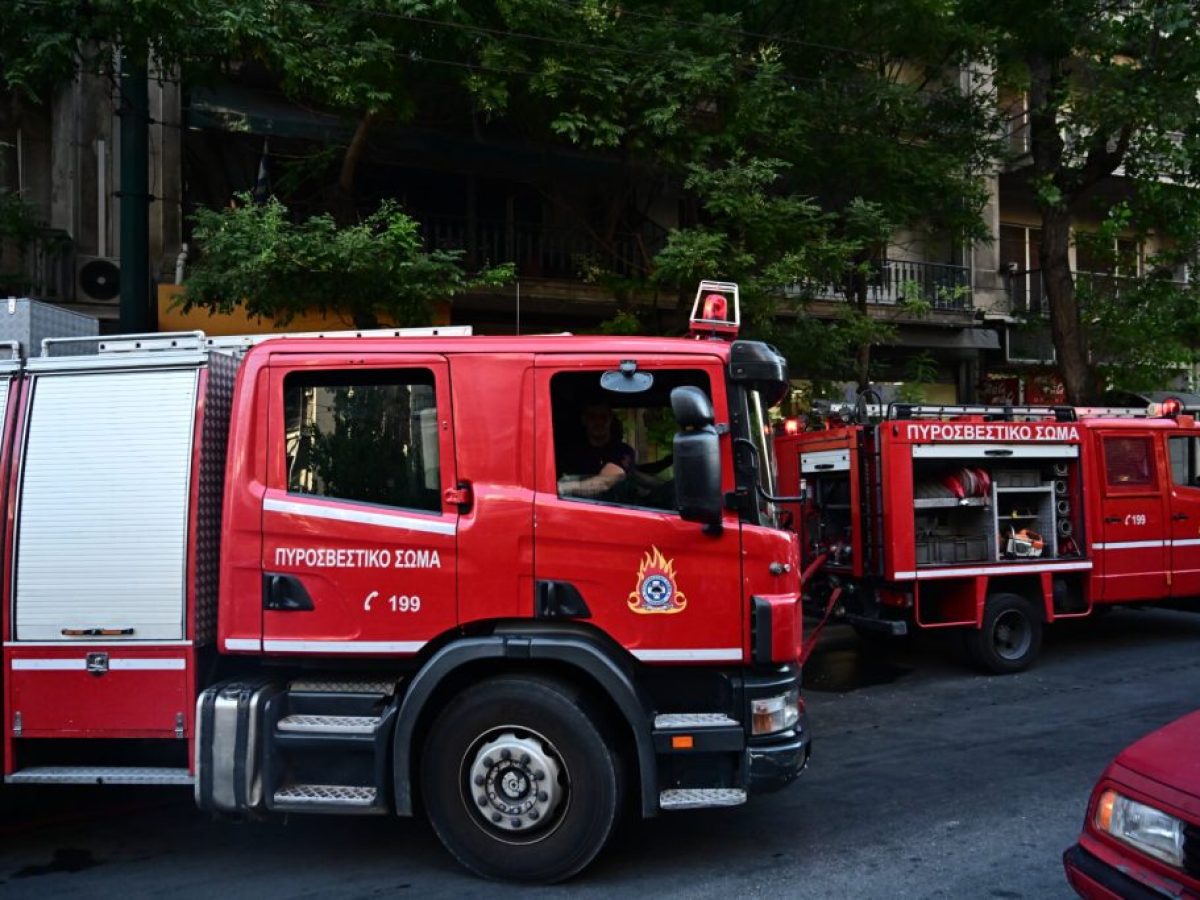 Θρίλερ: 82χρονος προσπαθεί να κατέβει με σχοινί από το μπαλκόνι για να σωθεί από φωτιά!