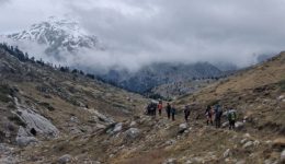 thrinos-sta-trikala-tesseris-orivates