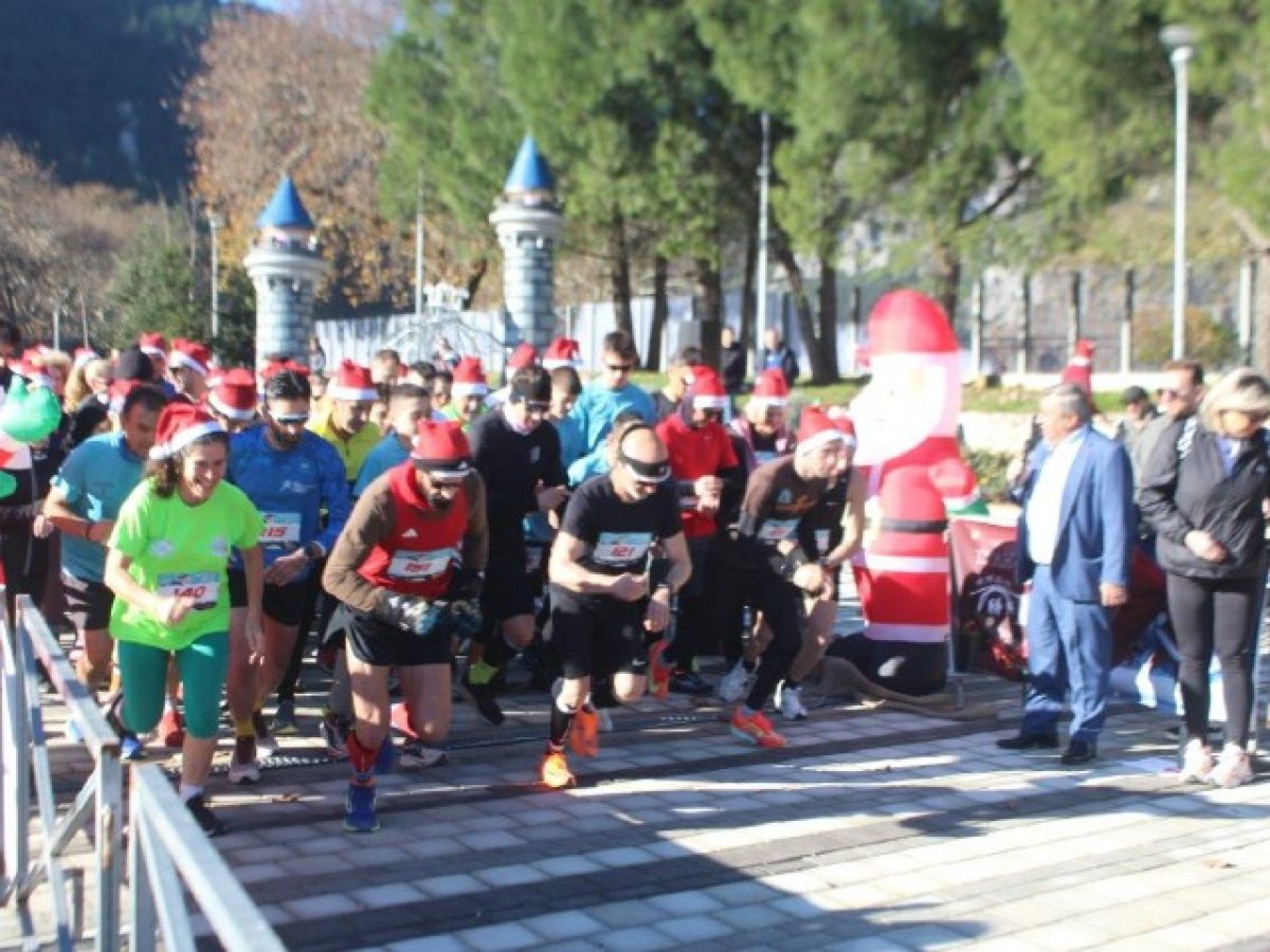 Το 2ο Santa Run Πύλης 2025 από τον ΟΠΟΠ Πύλης (ΦΩΤΟ)