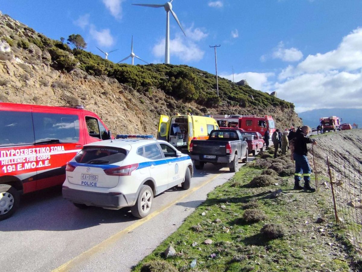 Τροχαίο δυστύχημα στα Χανιά: ΙΧ έπεσε σε γκρεμό – Χωρίς τις αισθήσεις του ανασύρθηκε ο οδηγός