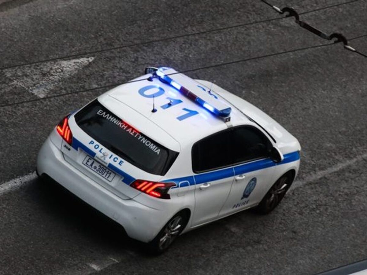 Τροχαίο στην Περιβόλα: Αγροτικό μπήκε σε αυλή ταβέρνας