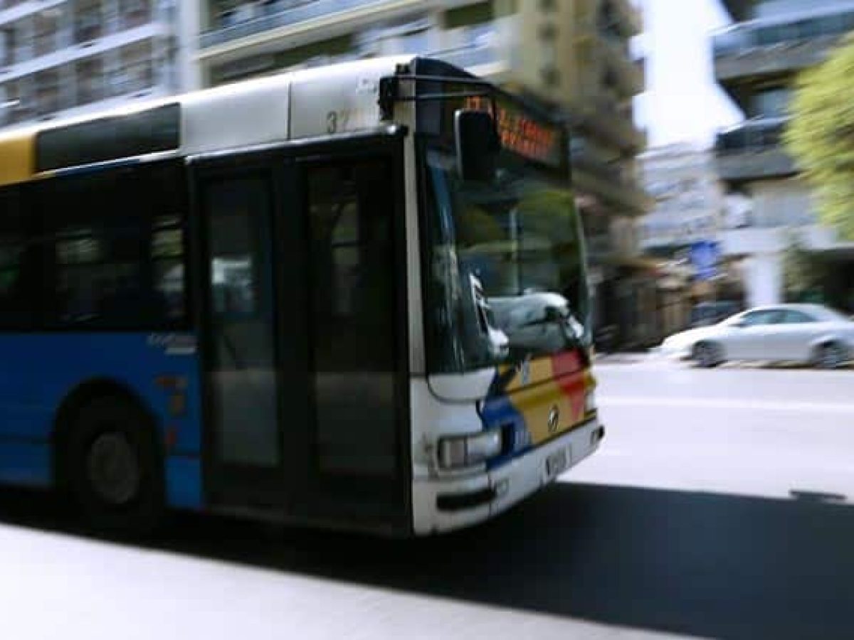 Ζωγράφου: Ξυλοδαρμός οδηγού λεωφορείου επειδή δεν άναψε… φλας