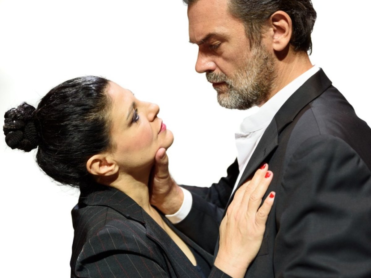 “Άγουρα Κεράσια” του Μιχαήλ  Άνθη – Έρχεται στην Κόρινθο