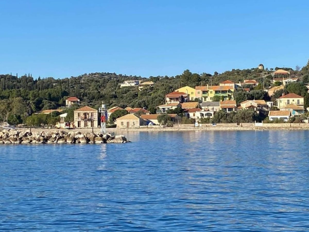 Αγωνία στον Καστό Λευκάδας: Δύο μήνες χωρίς ακτοπλοϊκή σύνδεση με Μύτικα – Τι ζητά ο πρόεδρος