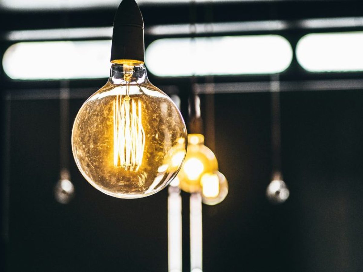 Αγορά ρεύματος 2026: Τι αλλάζει και τι πρέπει να γνωρίζουν οι καταναλωτές πριν επιλέξουν πάροχο