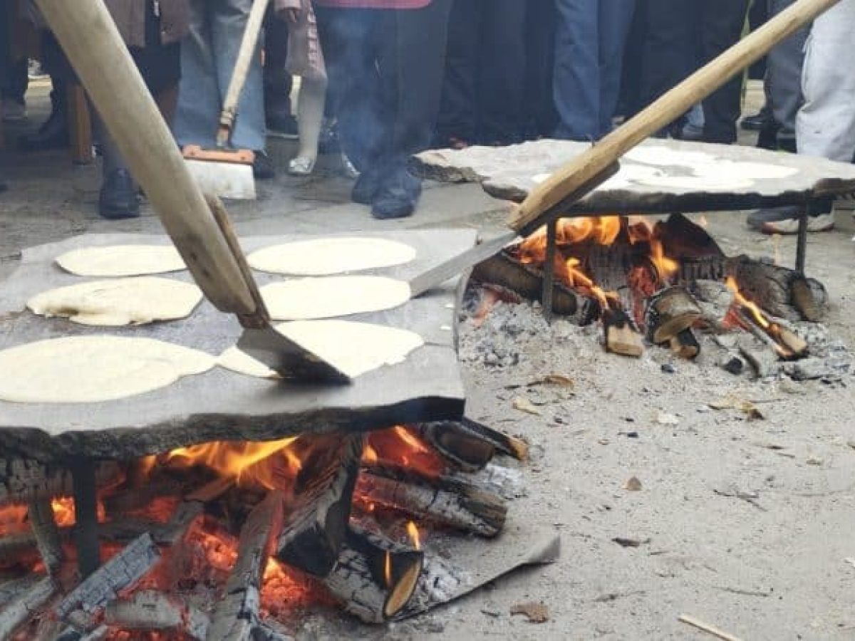Αναβίωσε στο Κάστρο το χριστουγεννιάτικο έθιμο «Τα σπάργανα του Χριστού»