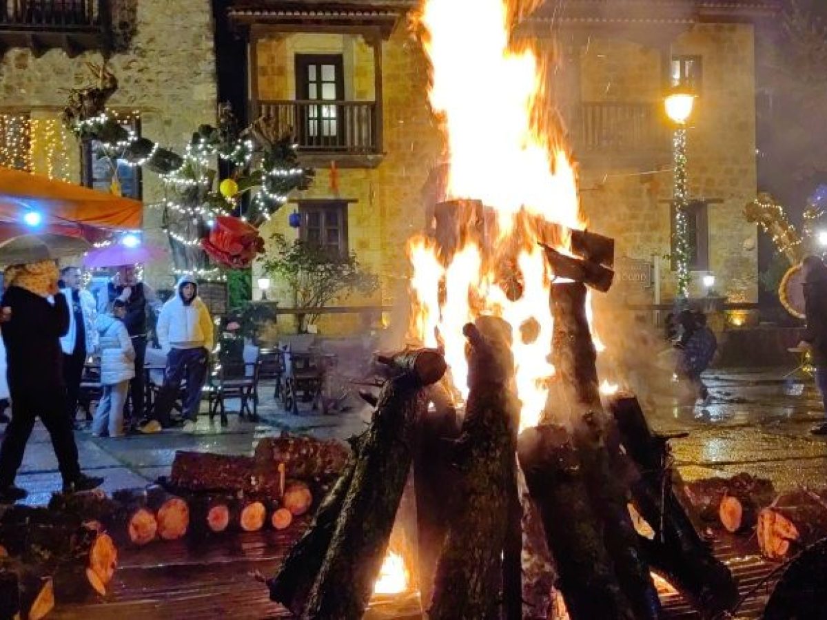 Αναβίωσε το έθιμο «Γουρουνοκαβγάδες» στη Γκούρα Κορινθίας   (video-φώτο)