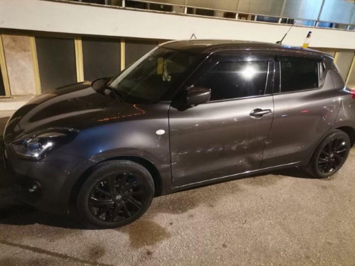 Αναζητείται οδηγός που χτύπησε αυτοκίνητο έξω από το Μαιευτήριο και τράπηκε σε φυγή (φώτο)