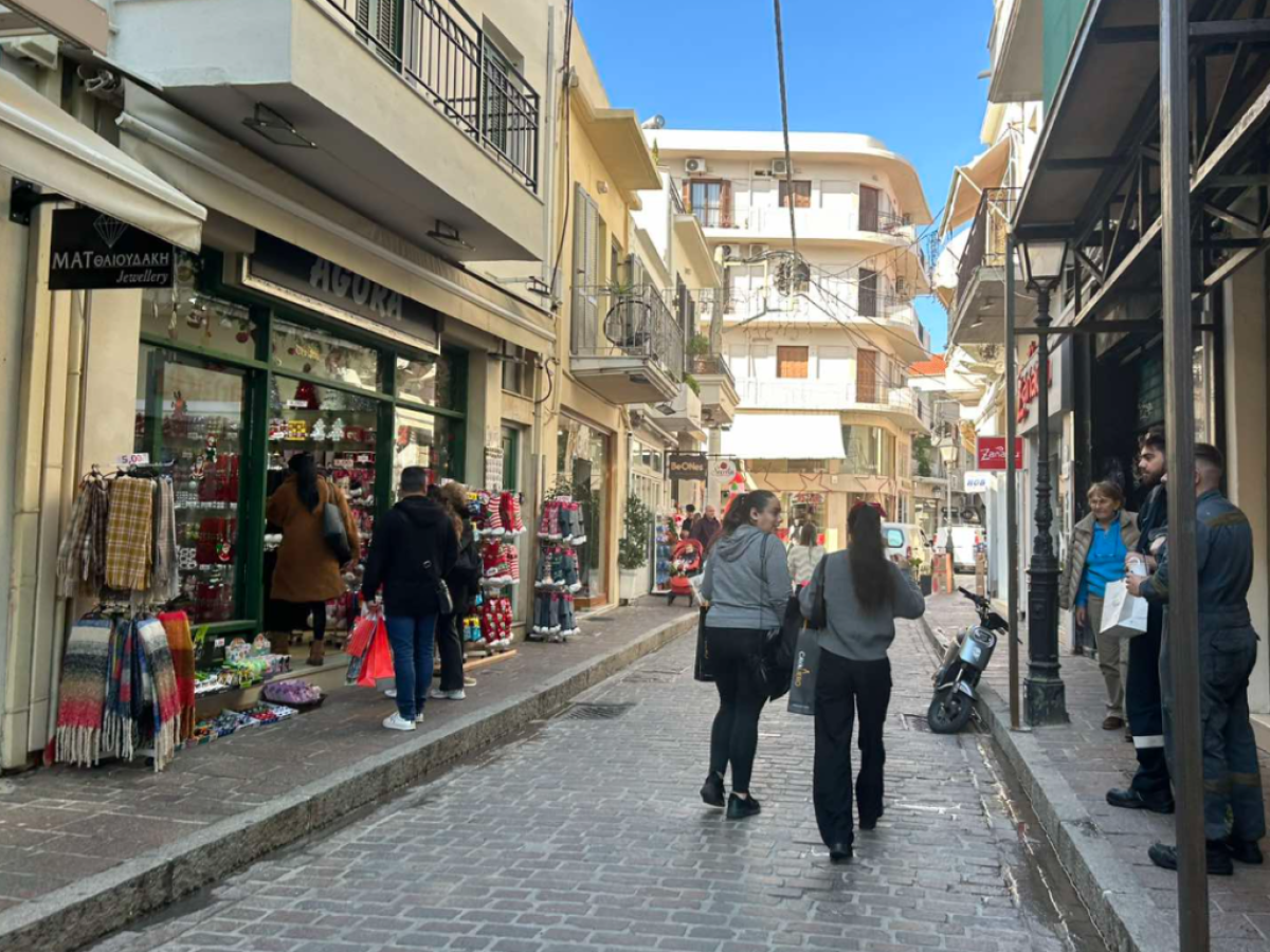 Ανοιχτά σήμερα τα εμπορικά καταστήματα του Ρεθύμνου – Το εορταστικό ωράριο και οι εκδηλώσεις του Σαββατοκύριακου