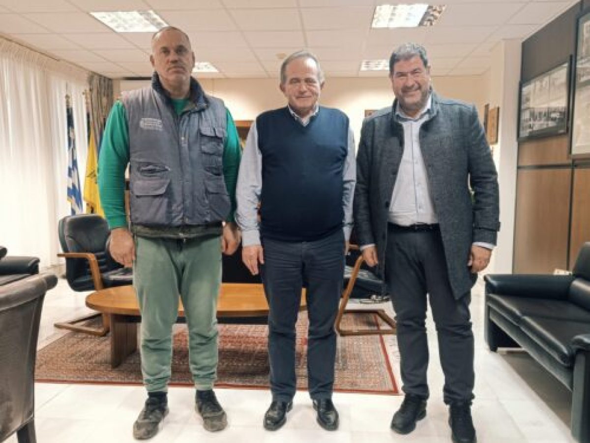 Ανταλλαγή ευχών και συζήτηση αναπτυξιακών θεμάτων μεταξύ Σταυρόπουλου και Τσακνάκη