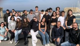 Αpo-ton-karavola-os-ton