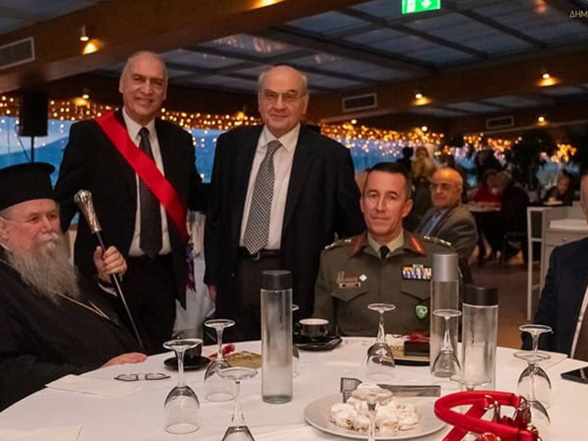 Απονομή του Αργυρού Δικεφάλου της Καππαδοκίας στον Κωνσταντίνο Γκιουλέκα