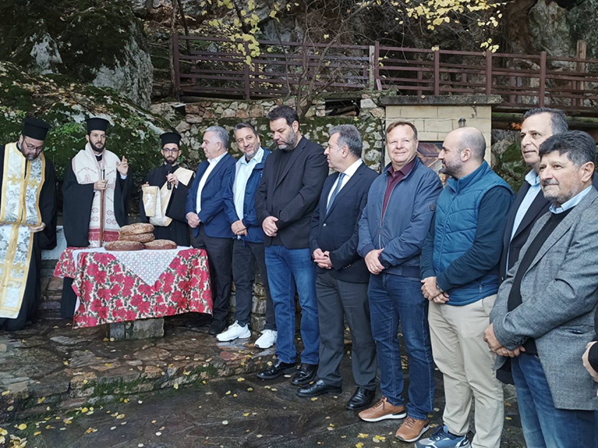 Αρτοκλασία στην Φάτνη Σαλάκου