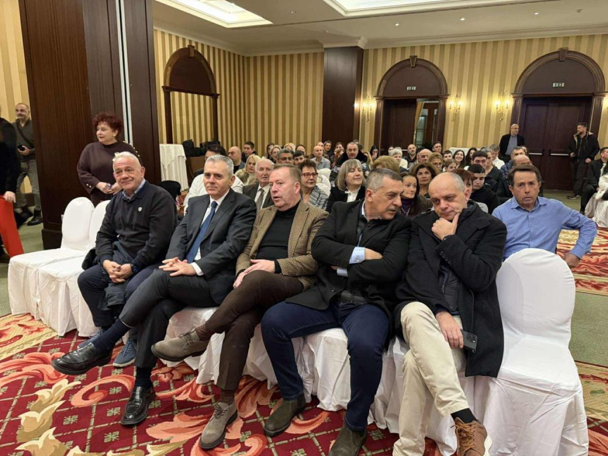 Αστυνομία: Βράβευση μαθητών που πέρασαν σε Πανεπιστήμια της χώρας (ΦΩΤΟ)