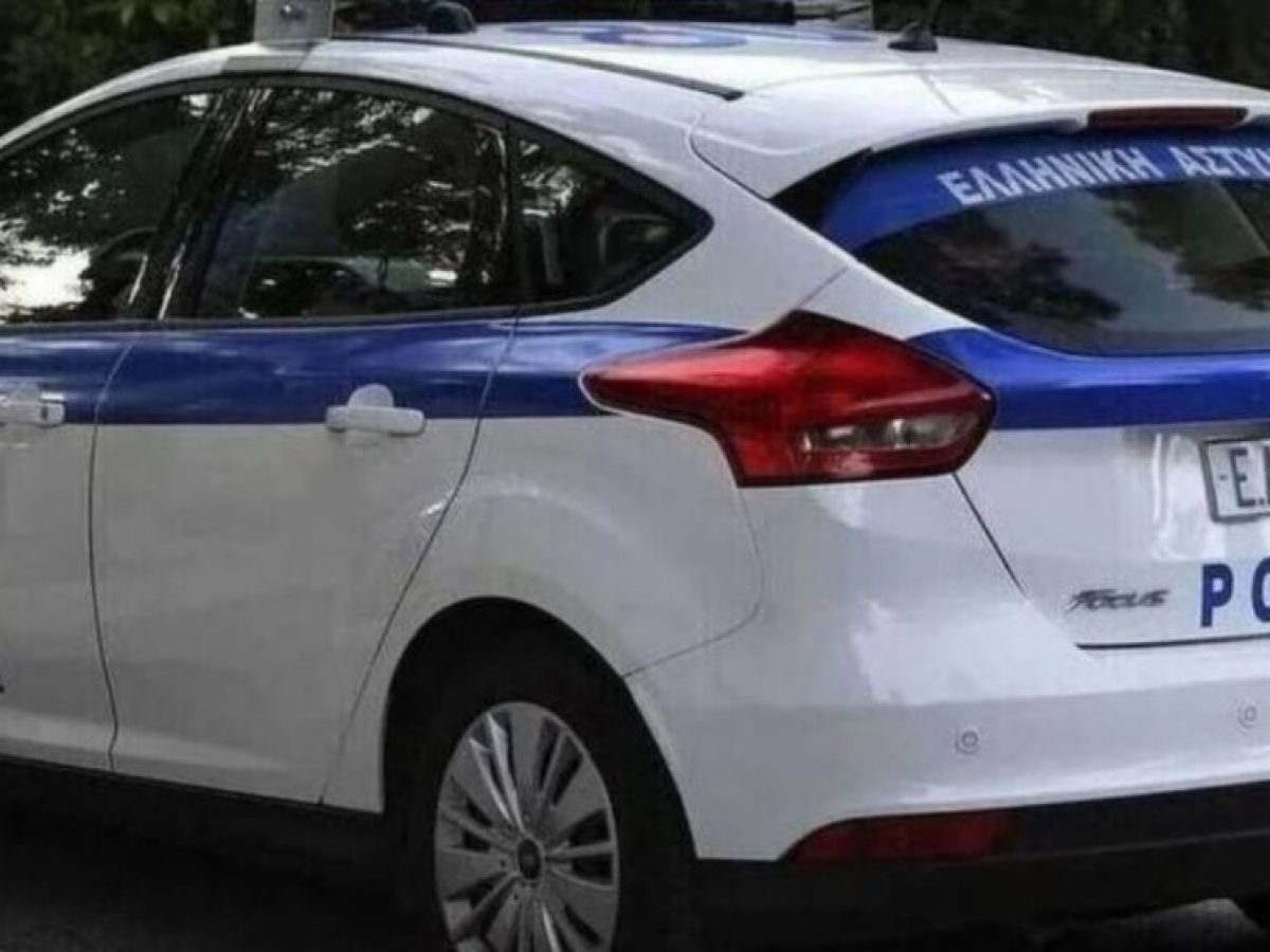 Ά&nu;&delta;&rho;&alpha;&sigmaf; έ&kappa;&lambda;&epsilon;&beta;&epsilon; &alpha;&nu;&tau;&iota;&kappa;&epsilon;ί&mu;&epsilon;&nu;&alpha; &alpha;&pi;ό &tau;ά&phi;&omicron;&upsilon;&sigmaf;