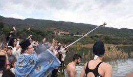 &Alpha;giasmos-ton-idaton-sto-bampalio