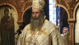 &Alpha;grinio-o-mitropolitis-kitrous-stin