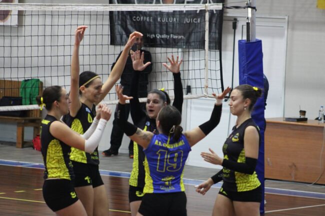 &Alpha;ittiti-i-ginekia-omada-volei-1