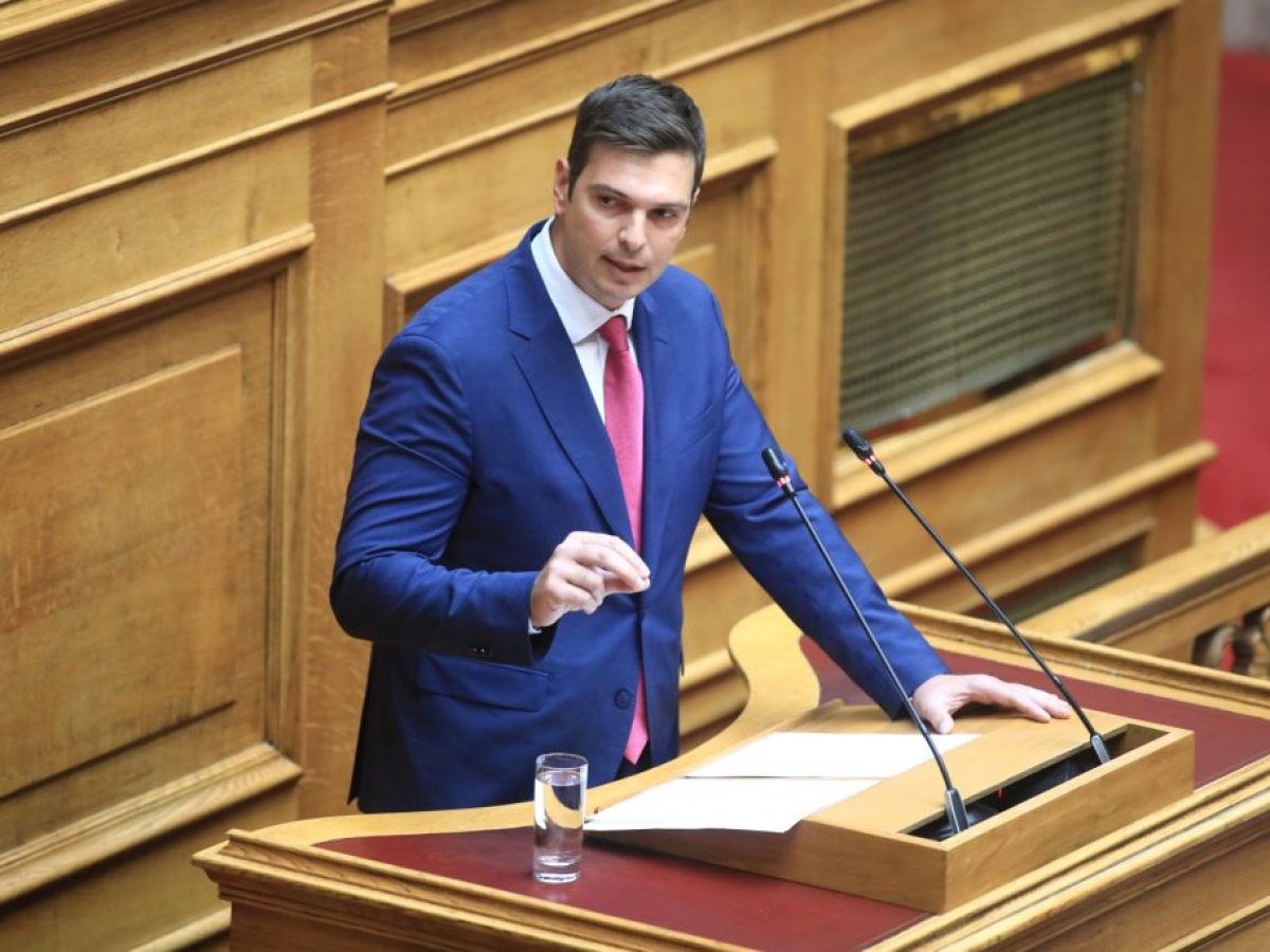 &Alpha;&lambda;. &Mu;&alpha;&rho;&kappa;&omicron;&gamma;&iota;&alpha;&nu;&nu;ά&kappa;&eta;&sigmaf;: &laquo;&Epsilon;&nu;ί&sigma;&chi;&upsilon;&sigma;&eta; &tau;&omega;&nu; &delta;ή&mu;&omega;&nu; &gamma;&iota;&alpha; &kappa;&alpha;&lambda;ύ&tau;&epsilon;&rho;&eta; &delta;&iota;&alpha;&chi;&epsilon;ί&rho;&iota;&sigma;&eta; &tau;&omega;&nu; &sigma;&chi;&omicron;&lambda;&iota;&kappa;ώ&nu; &mu;&omicron;&nu;ά&delta;&omega;&nu; &mu;&epsilon;&tau;ά &tau;&eta;&nu; &kappa;&alpha;&tau;ά&rho;&gamma;&eta;&sigma;&eta; &tau;&omega;&nu; &sigma;&chi;&omicron;&lambda;&iota;&kappa;ώ&nu; &epsilon;&pi;&iota;&tau;&rho;&omicron;&pi;ώ&nu;&raquo;