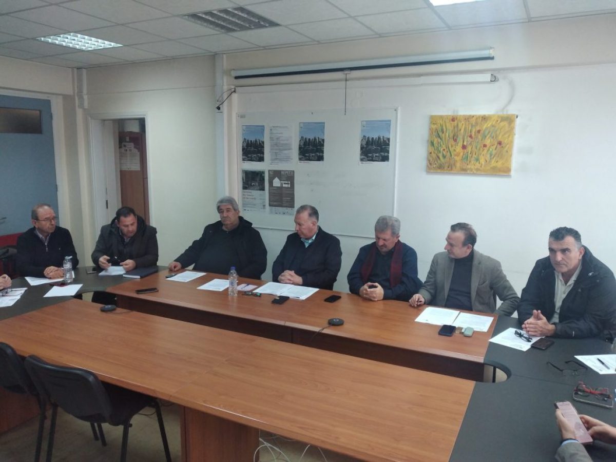 &laquo;&Alpha;&pi;&alpha;&xi;&iota;&omega;&tau;&iota;&kappa;ή &eta; &sigma;&tau;ά&sigma;&eta; &tau;&eta;&sigmaf; &Delta;&iota;&alpha;&chi;&epsilon;&iota;&rho;&iota;&sigma;&tau;&iota;&kappa;ή&sigmaf; &Alpha;&rho;&chi;ή&sigmaf;&raquo;