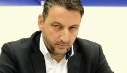 &Alpha;pochorise-apo-ton-politistiko-salakou