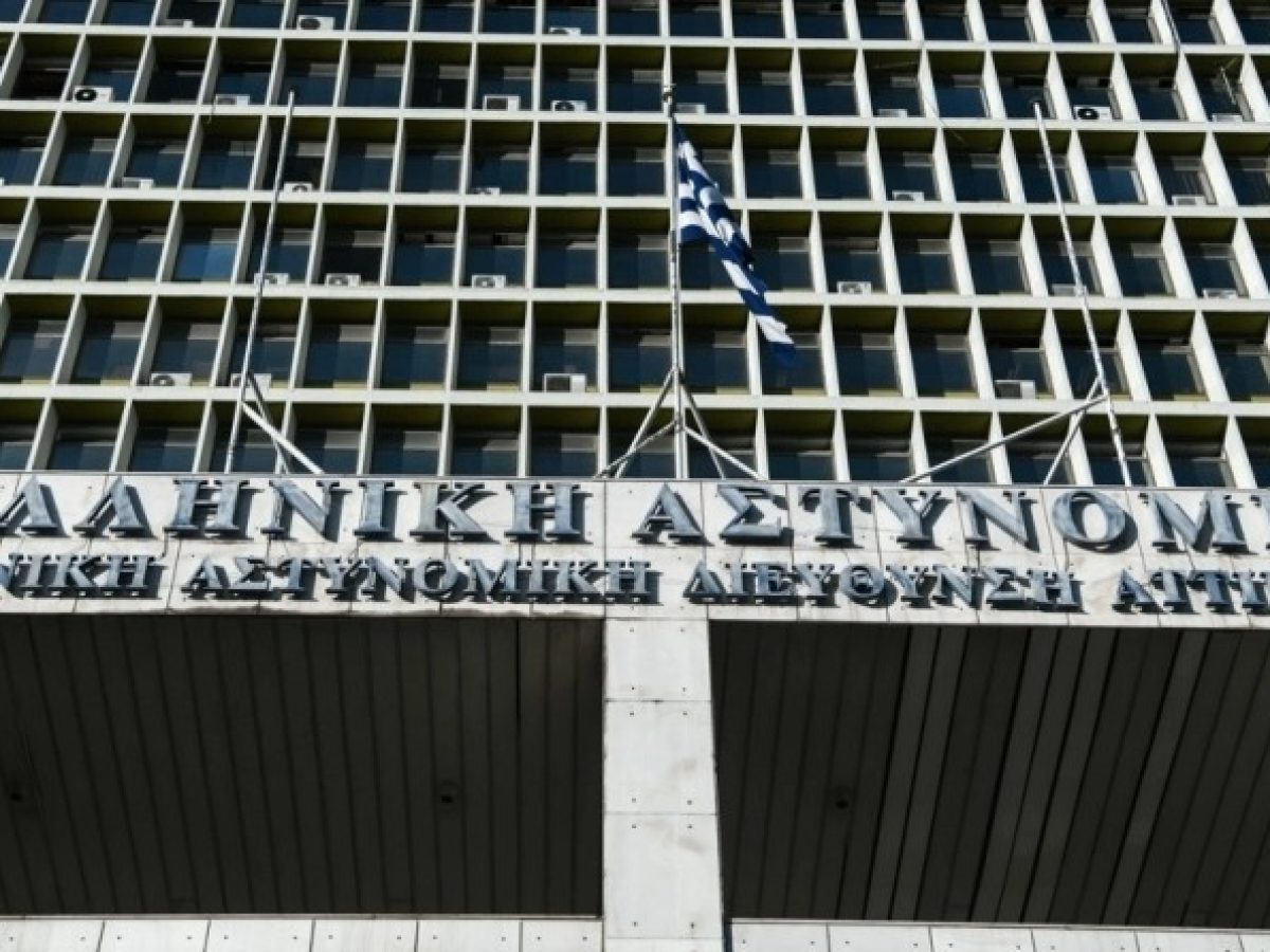 &Alpha;&sigma;&tau;&upsilon;&nu;&omicron;&mu;ί&alpha;: &Epsilon;&xi;&iota; &Alpha;&iota;&tau;&omega;&lambda;&omicron;&alpha;&kappa;&alpha;&rho;&nu;ά&nu;&epsilon;&sigmaf; &epsilon;&pi;&iota;&kappa;&epsilon;&phi;&alpha;&lambda;ή&sigmaf; &Alpha;&sigma;&tau;&upsilon;&nu;&omicron;&mu;&iota;&kappa;ώ&nu; &Delta;&iota;&epsilon;&upsilon;&theta;ύ&nu;&sigma;&epsilon;&omega;&nu; &kappa;&alpha;&iota; &pi;&omicron;&lambda;&lambda;&omicron;ί &sigma;&epsilon; &kappa;&alpha;ί&rho;&iota;&epsilon;&sigmaf; &theta;έ&sigma;&epsilon;&iota;&sigmaf;
