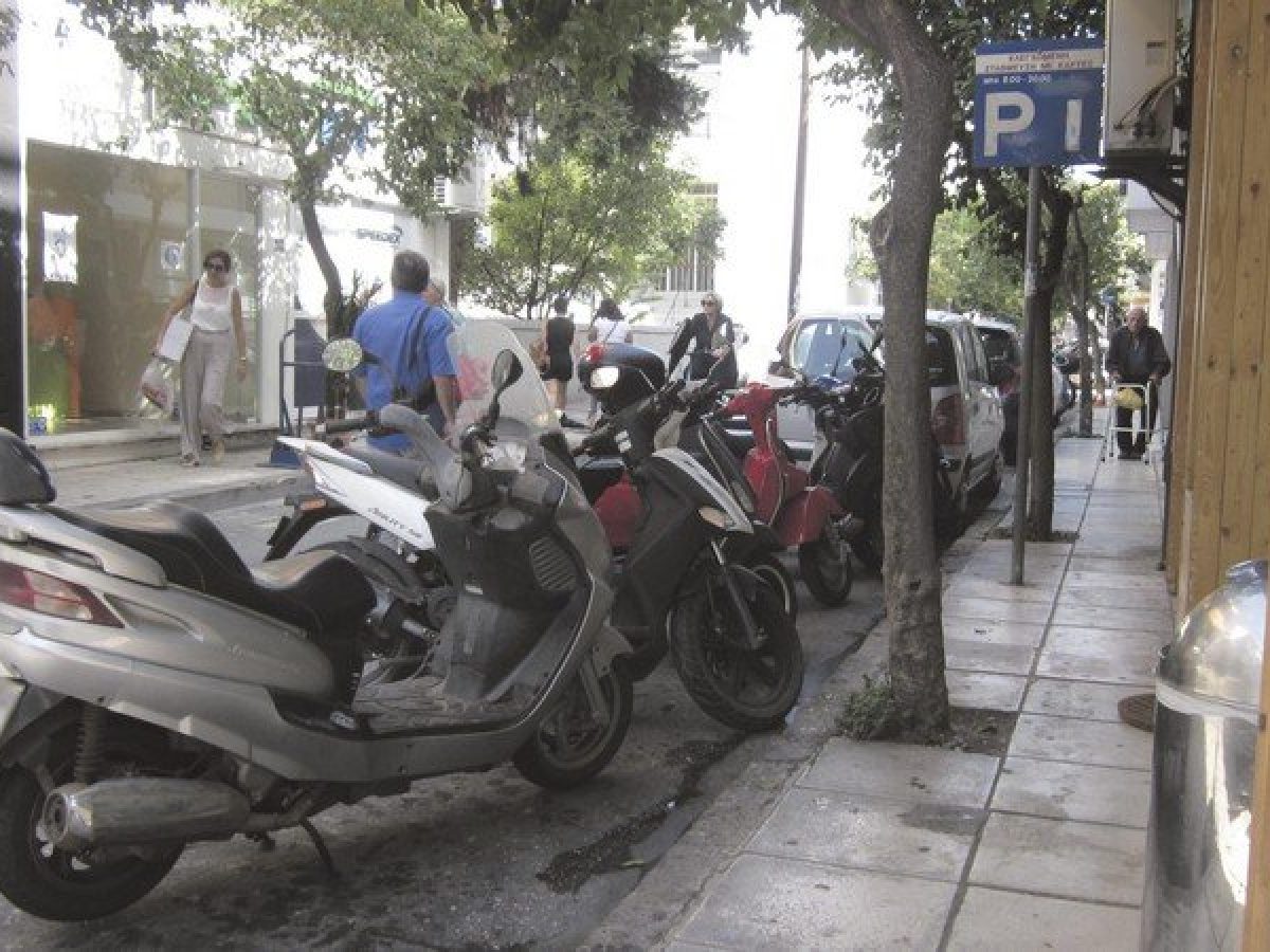 10 νέες θέσεις στάθμευσης δικύκλων στην Αίνου