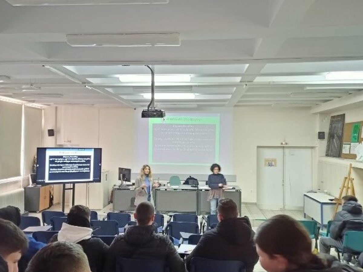 1ο ΕΠΑΛ: Δράση από την Κινητή Μονάδα Ψυχικής Υγείας «ΣΥΝΕΙΡΜΟΣ»